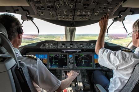 Loss of Licence Klausel in der Berufsunfähigkeitsversicherung - für Piloten, Flugbegleiter, Fluglotsen Loss of Licence Klausel in der Berufsunfähigkeitsversicherung - für Piloten, Flugbegleiter, Fluglotsen